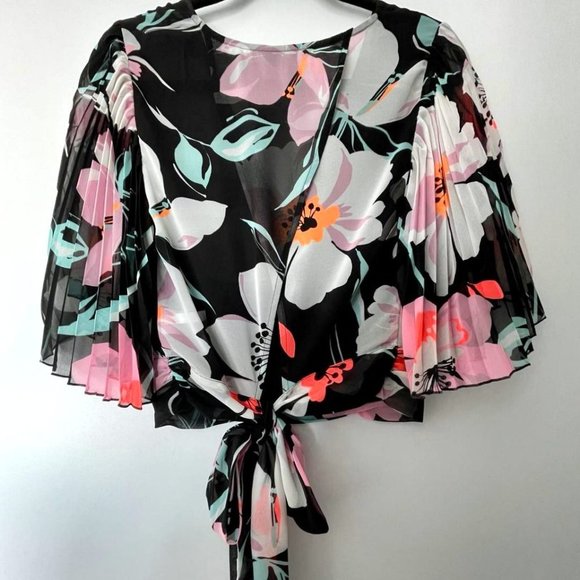 Express Pleated Kimono-Sleeve Top in Black Floral, Size Medium - Picture 5 of 8